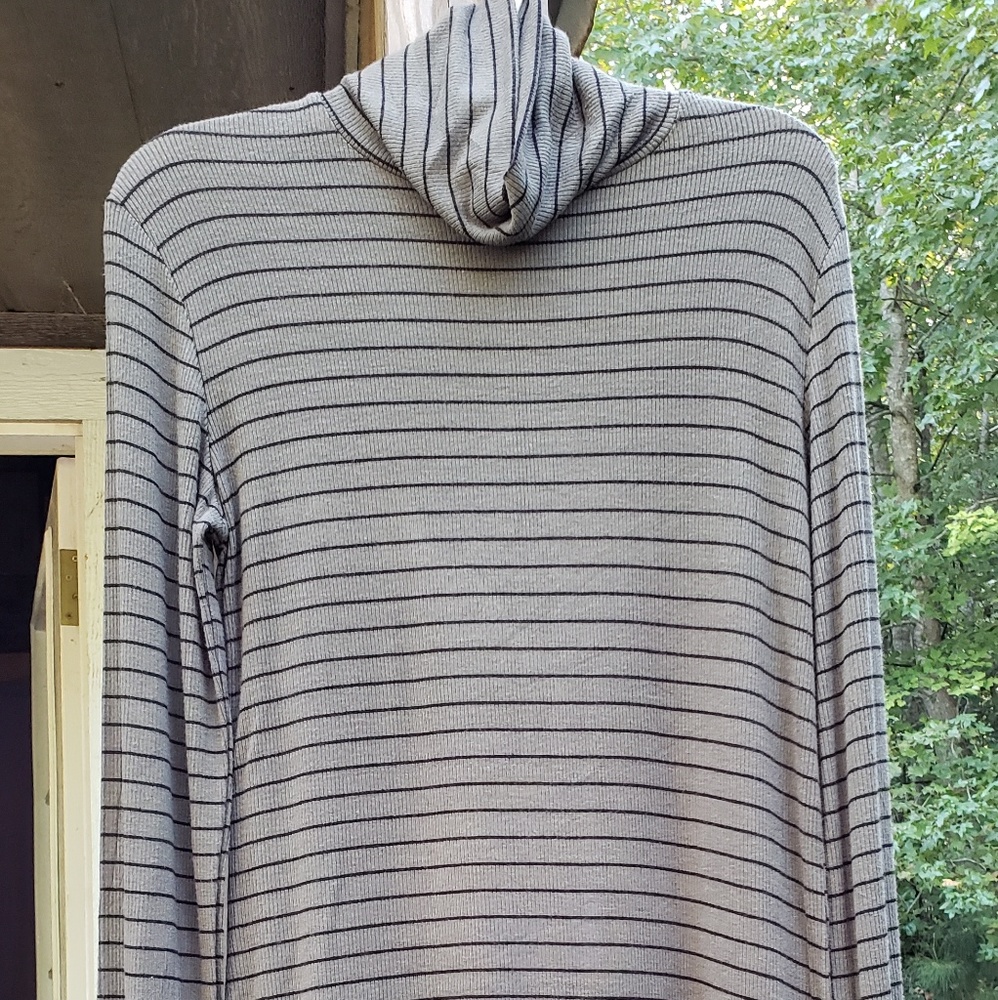 Mossimo shirt size medium